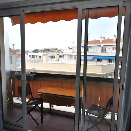 Le Cosy 2 . One-Bedroom Apartment - City Centre אנטיב
